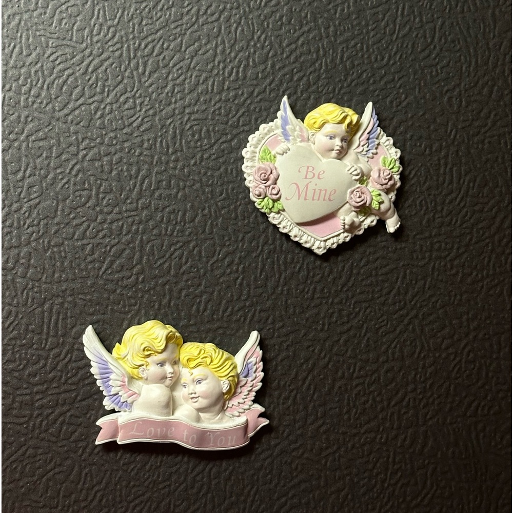 Avon Romantic Valentine Magnet Angel Heart figures